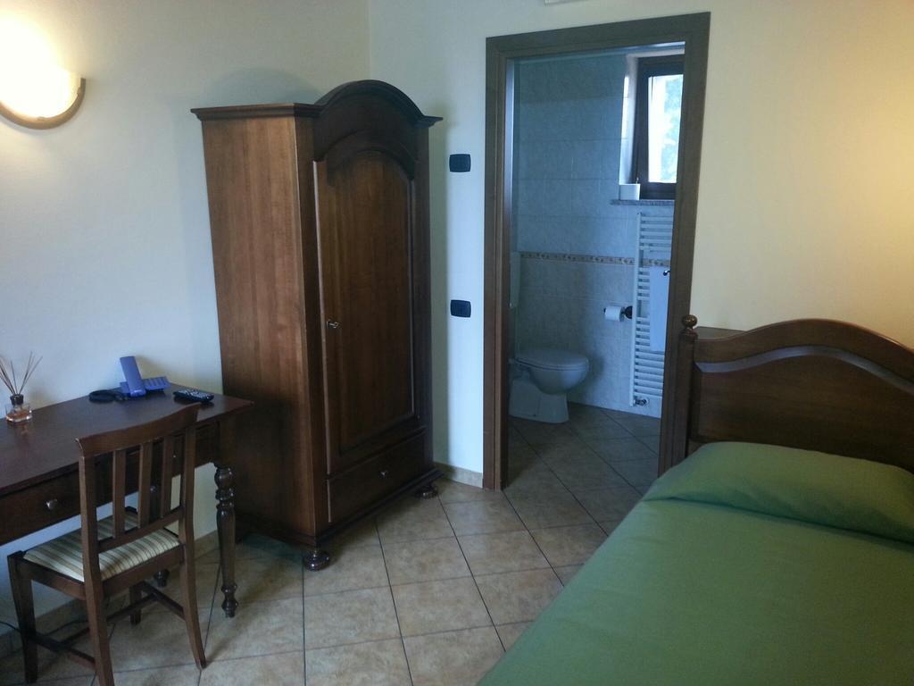 Agriturismo Cascina Del Peso Leinì Δωμάτιο φωτογραφία