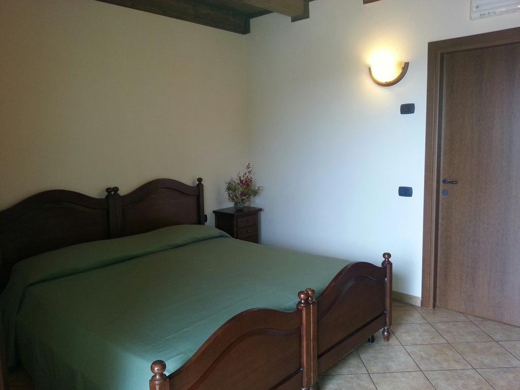 Agriturismo Cascina Del Peso Leinì Δωμάτιο φωτογραφία